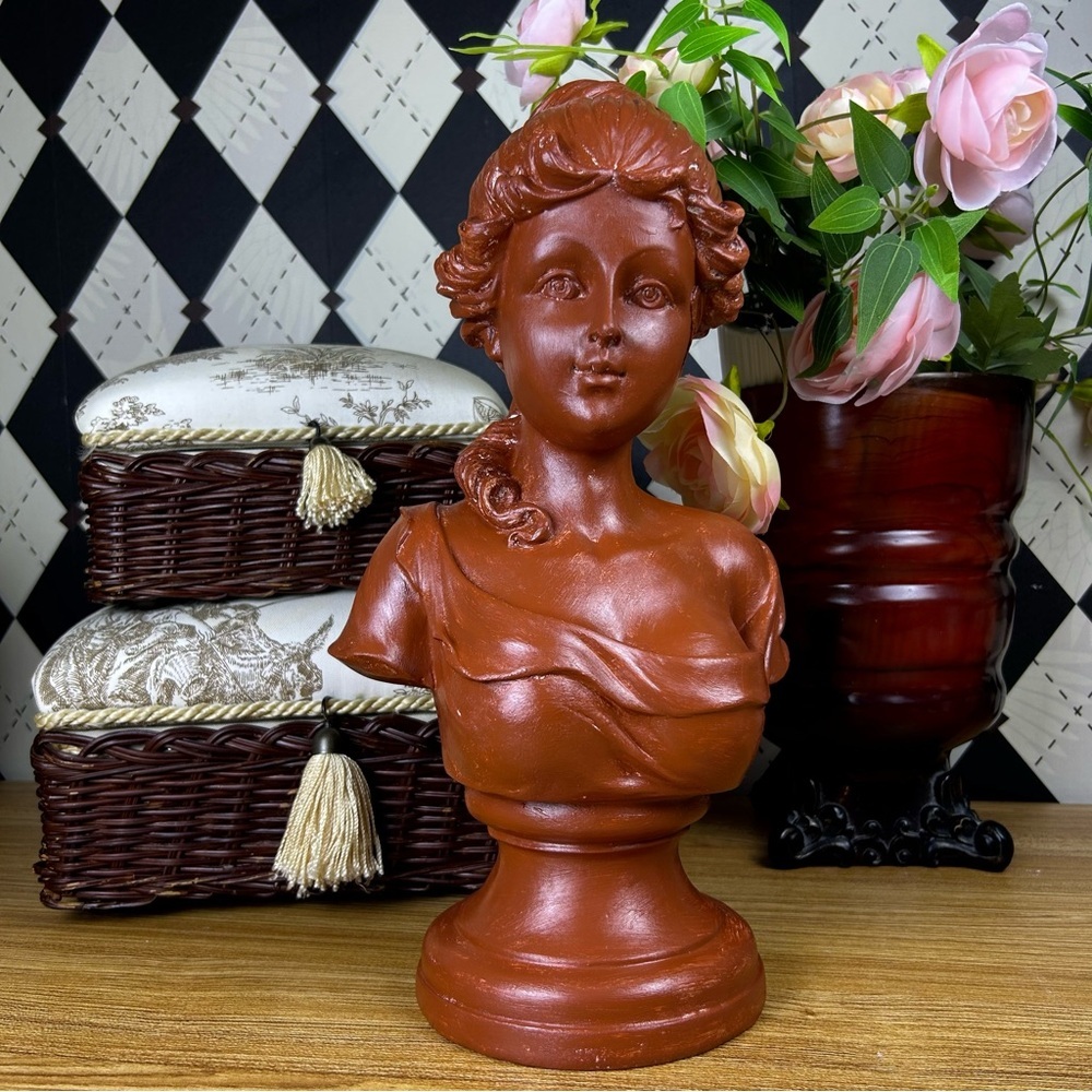Neoclassical Lady Bust Sculpture 15" Chalkware‎ / Resin Luxury Statue Décor